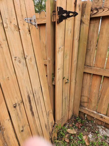 Fence Installation & Repair in Navarre, FL fence repair project photo