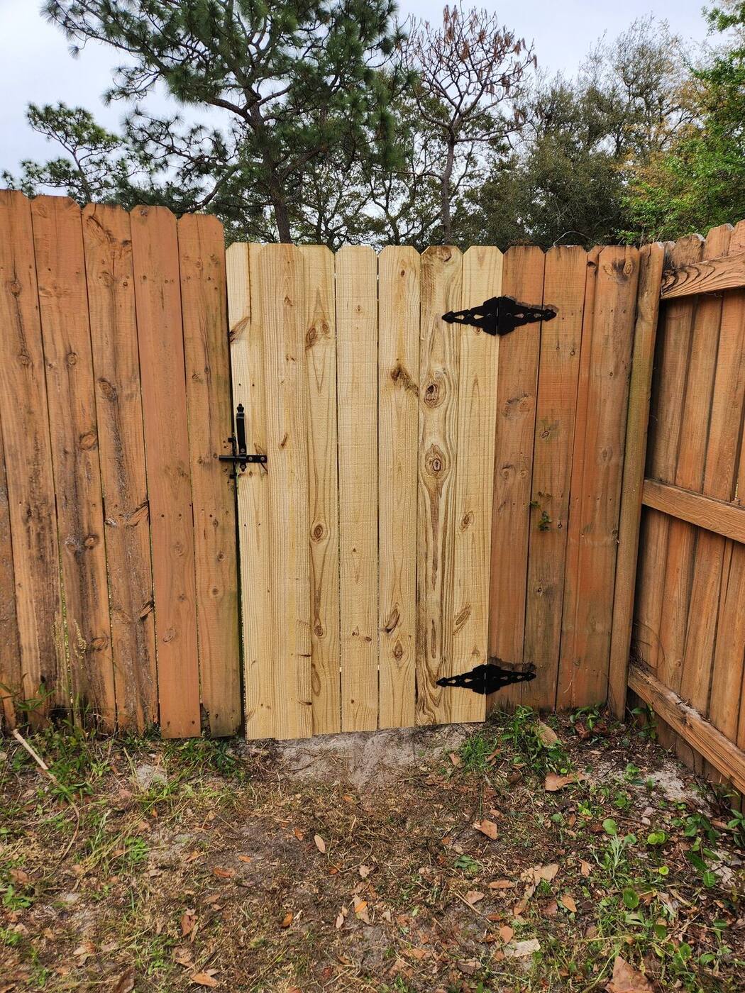 Fence Installation & Repair in Navarre, FL fence repair project photo